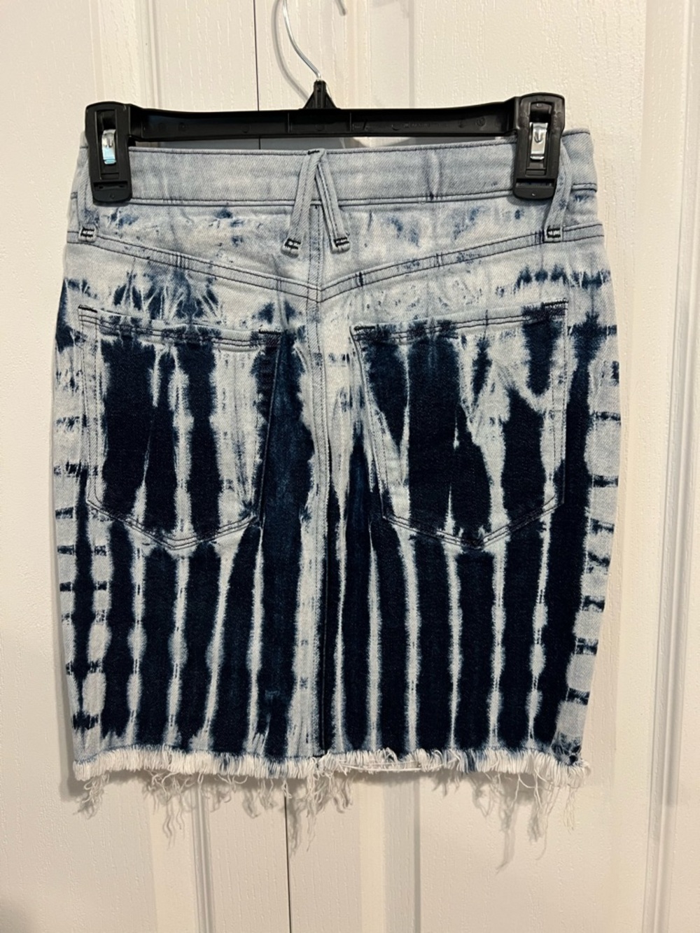 Good American Navy and White Tie-Dye Denim Skirt - Picture 2 of 4